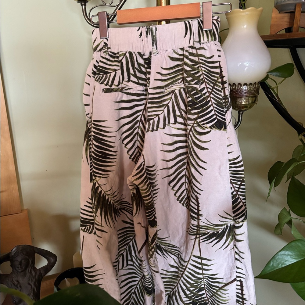 H&M Olive Green and Cream Palm-Print Wide Leg 3/4 Pants - Picture 2 of 4